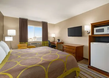 Super 8 by Wyndham Liberal KS hotel thumbnail 8
