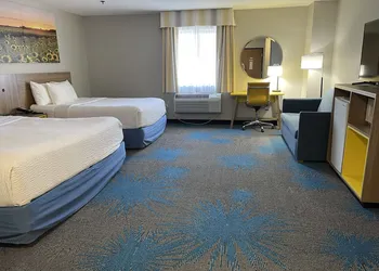 Days Inn by Wyndham Colby hotel thumbnail 6