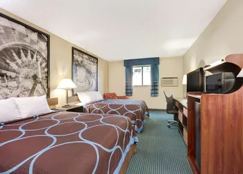 Super 8 by Wyndham Hutchinson hotel thumbnail 5