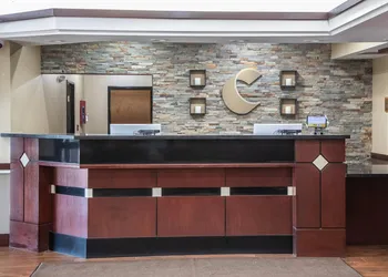 Comfort Inn & Suites Hutchinson hotel thumbnail 3
