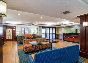 Comfort Inn & Suites Hutchinson hotel thumbnail 5
