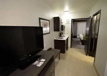 Garner Hotel Liberal North by IHG hotel thumbnail 2