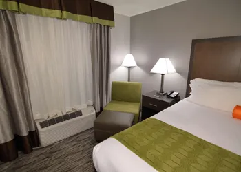 Garner Hotel Liberal North by IHG hotel thumbnail 5