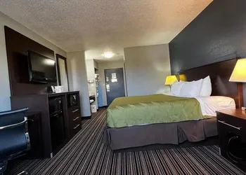 Colby Inn and Suites hotel thumbnail 3