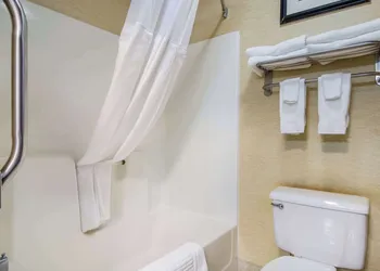Quality Inn Goodland I-70 hotel thumbnail 8