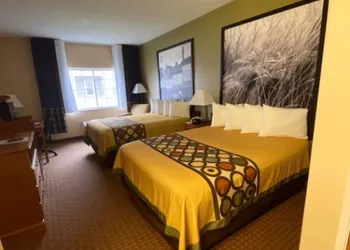 Super 8 by Wyndham Great Bend hotel thumbnail 6