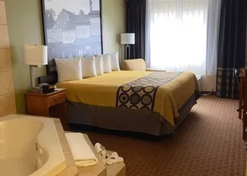 Super 8 by Wyndham Great Bend hotel thumbnail 8