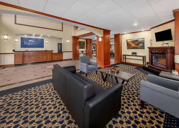 Baymont by Wyndham Pratt hotel thumbnail 2