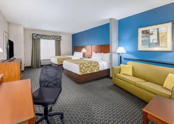 Baymont by Wyndham Pratt hotel thumbnail 6