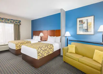 Baymont by Wyndham Pratt hotel thumbnail 7