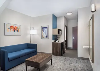 Holiday Inn Express Hotel & Suites Pratt by IHG hotel thumbnail 7