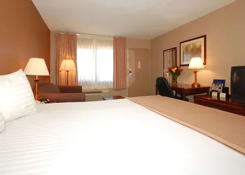 Magnuson Hotel Red Baron hotel thumbnail 7