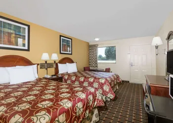 Days Inn by Wyndham Blakely hotel thumbnail 5