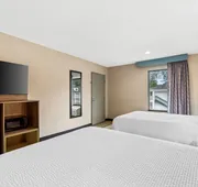 Days Inn by Wyndham Bainbridge hotel detail image 5