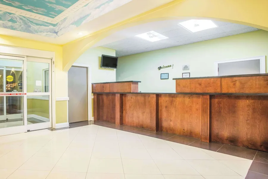 Days Inn & Suites by Wyndham Swainsboro hotel detail image 2