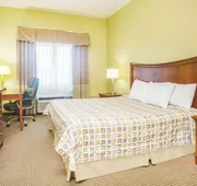 Days Inn & Suites by Wyndham Swainsboro hotel detail image 5