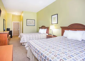 Days Inn & Suites by Wyndham Swainsboro hotel thumbnail 7