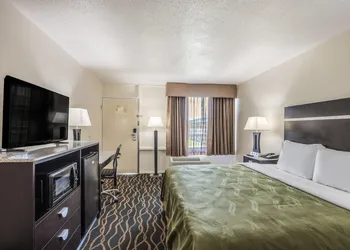 Quality Inn & Suites Conference Center hotel thumbnail 7