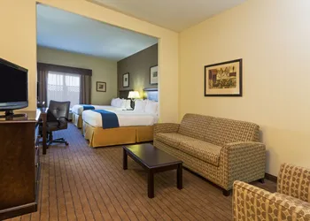 Holiday Inn Express and Suites Moultrie by IHG hotel thumbnail 3