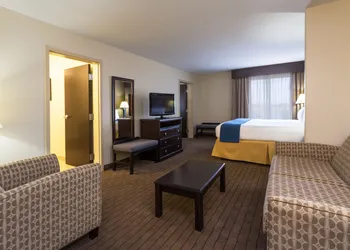 Holiday Inn Express and Suites Moultrie by IHG hotel thumbnail 6