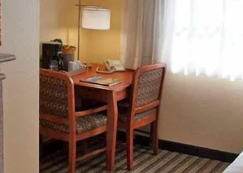 Deer Haven Inn hotel thumbnail 6
