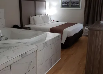 Quality Inn Moultrie hotel thumbnail 4