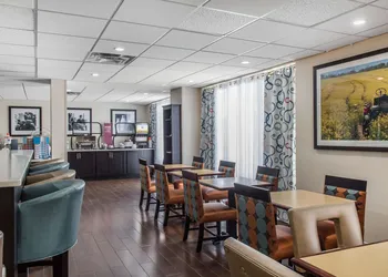 Hampton Inn Douglas hotel thumbnail 6