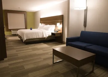 Holiday Inn Express & Suites Douglas by IHG hotel thumbnail 4