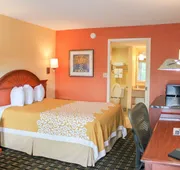 Rose Garden Inn & Suites hotel detail image 4
