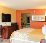 Rose Garden Inn & Suites hotel detail image 5