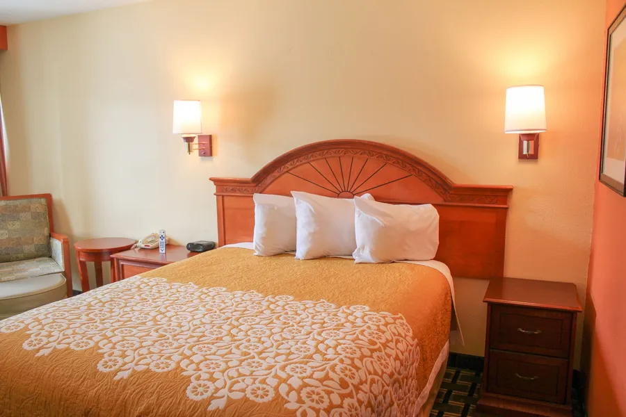 Rose Garden Inn & Suites hotel detail image 6