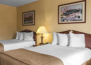 Quality Inn Jesup hotel thumbnail 7
