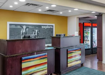 Hampton Inn Adel hotel thumbnail 2