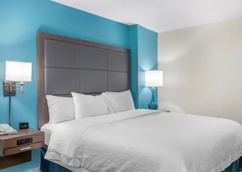 Hampton Inn Adel hotel thumbnail 3