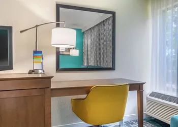 Hampton Inn Adel hotel thumbnail 7