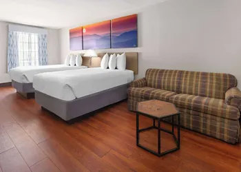 Days Inn by Wyndham Americus hotel thumbnail 8