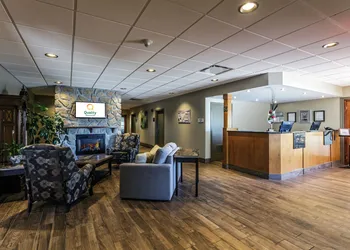 Quality Inn & Suites hotel thumbnail 2