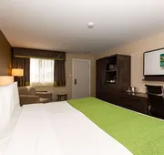 Quality Inn & Suites hotel detail image 7