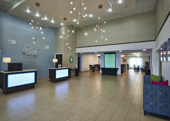 Holiday Inn Express & Suites Birmingham South - Pelham by IHG hotel thumbnail 2