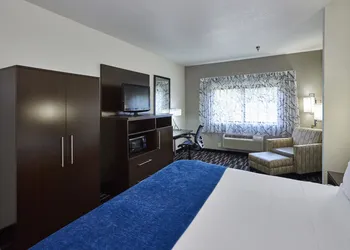Holiday Inn Express & Suites Birmingham South - Pelham by IHG hotel thumbnail 4