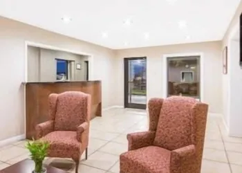 Days Inn by Wyndham Brownsville hotel thumbnail 2