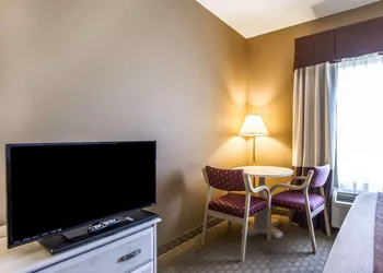 Quality Inn Columbia I-65 hotel thumbnail 8