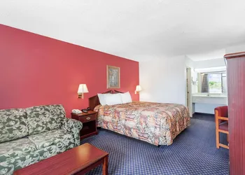 Days Inn by Wyndham Martin hotel thumbnail 7