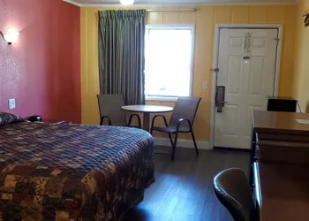 Knights Inn Paris hotel thumbnail 4
