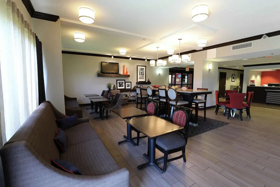 Hampton Inn Dyersburg hotel detail image 2
