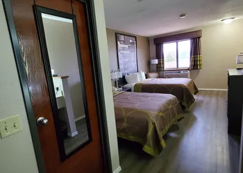 Super 8 by Wyndham Paris hotel thumbnail 7