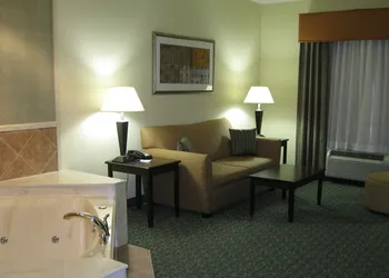 Holiday Inn Express & Suites Covington by IHG hotel thumbnail 6