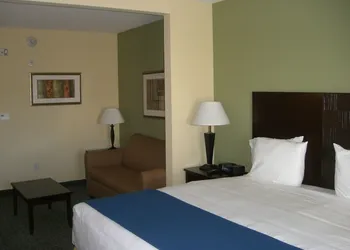 Holiday Inn Express & Suites Covington by IHG hotel thumbnail 7