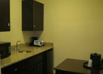 Holiday Inn Express & Suites Covington by IHG hotel thumbnail 8
