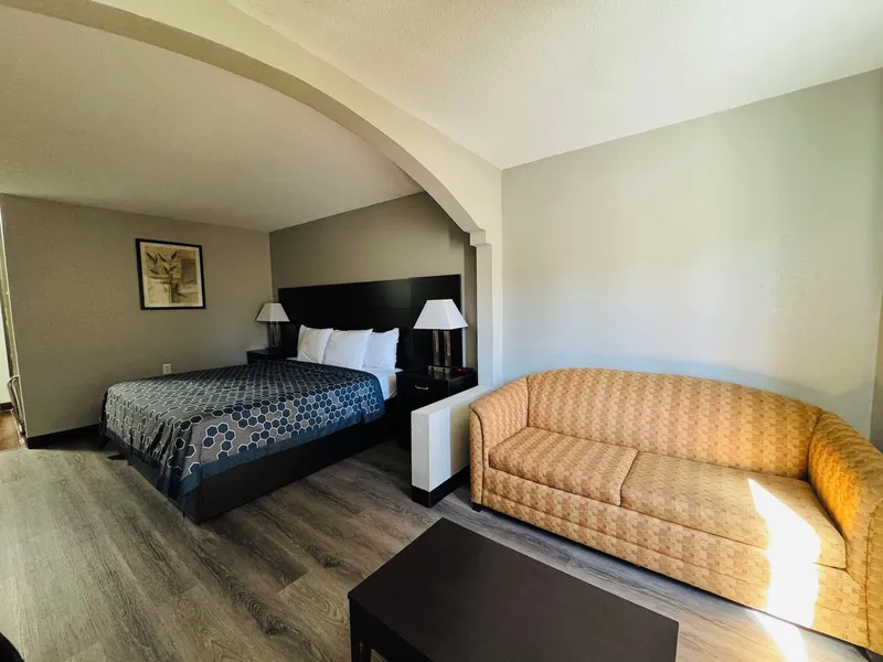 Econo Lodge Inn & Suites Centerville hotel detail image 6